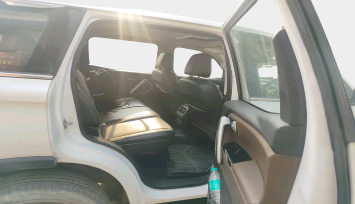 2023 Mahindra SCORPIO-N Z8 PETROL MT 7 STR, Petrol, Manual, 22,536 km, interior