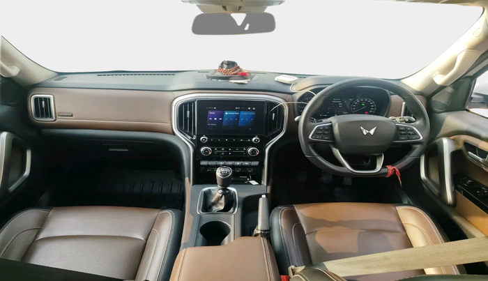 2023 Mahindra SCORPIO-N Z8 PETROL MT 7 STR, Petrol, Manual, 22,536 km, interior