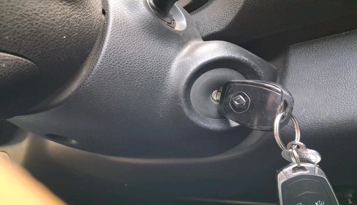 2017 Renault Kwid RXL 1.0, Petrol, Manual, 68,253 km, interior