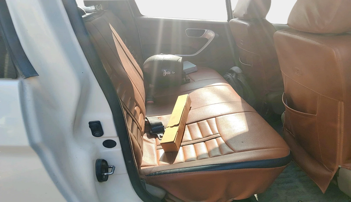 2016 Mahindra TUV300 T8, Diesel, Manual, 1,05,030 km, interior