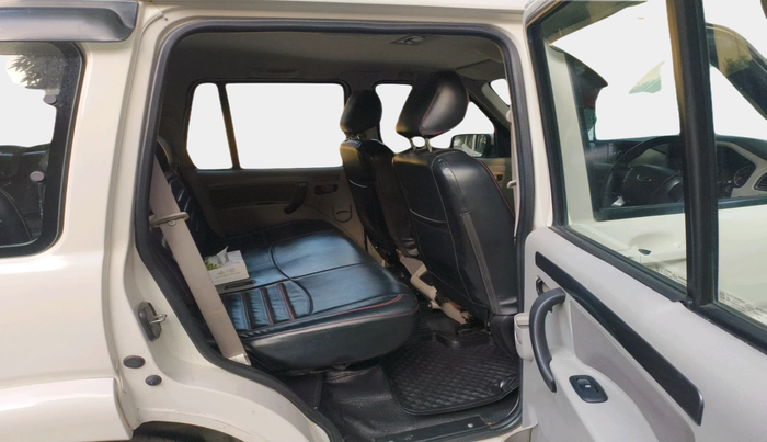 2018 Mahindra Scorpio S7, Diesel, Manual, 55,620 km, interior