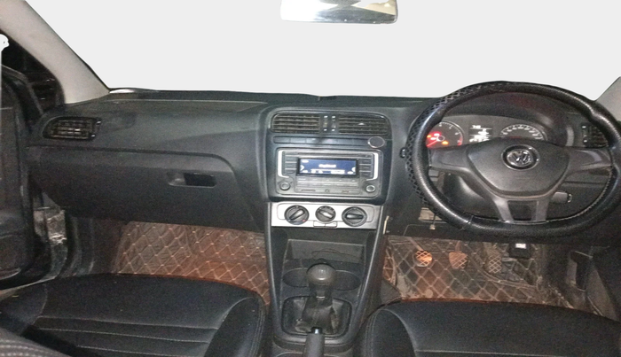 2017 Volkswagen Polo COMFORTLINE 1.2L, Petrol, Manual, 1,00,541 km, interior