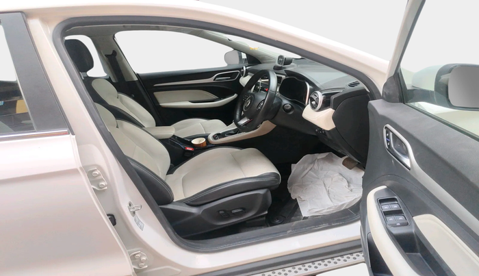 2023 MG ASTOR SAVVY 1.5 CVT, Petrol, Automatic, 15,850 km, interior