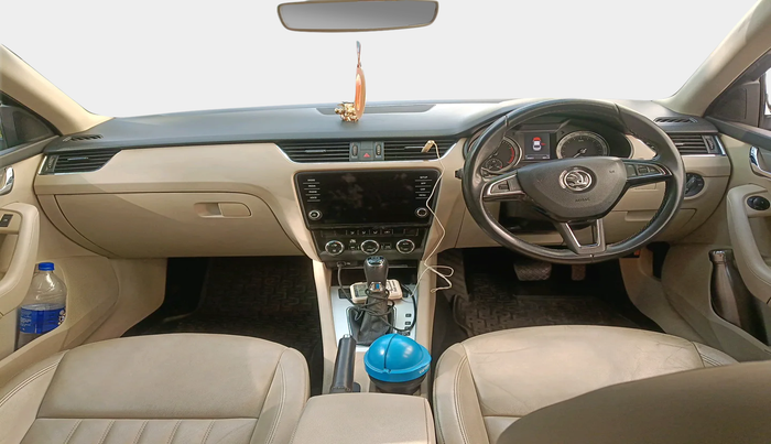 2019 Skoda Octavia STYLE 1.8 TSI AT, Petrol, Automatic, 1,39,851 km, interior