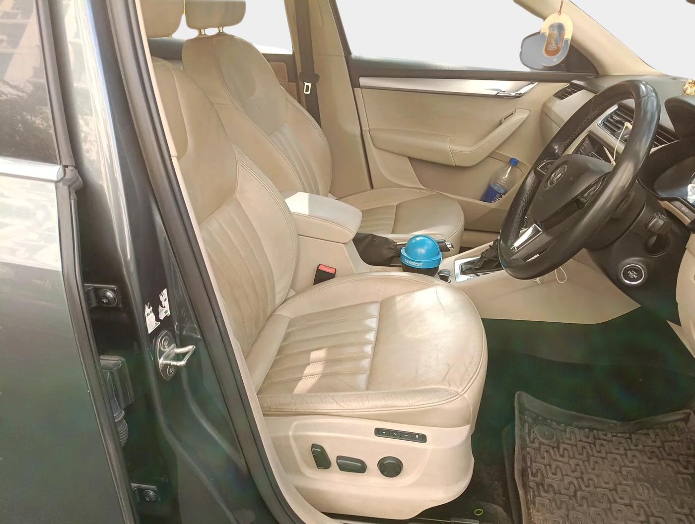 2019 Skoda Octavia STYLE 1.8 TSI AT, Petrol, Automatic, 1,39,851 km, interior