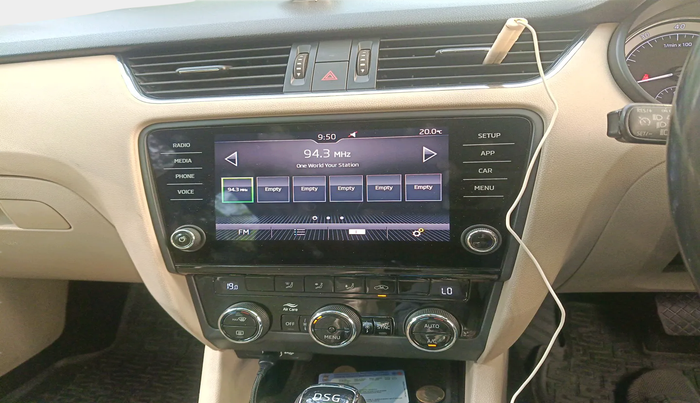 2019 Skoda Octavia STYLE 1.8 TSI AT, Petrol, Automatic, 1,39,851 km, interior