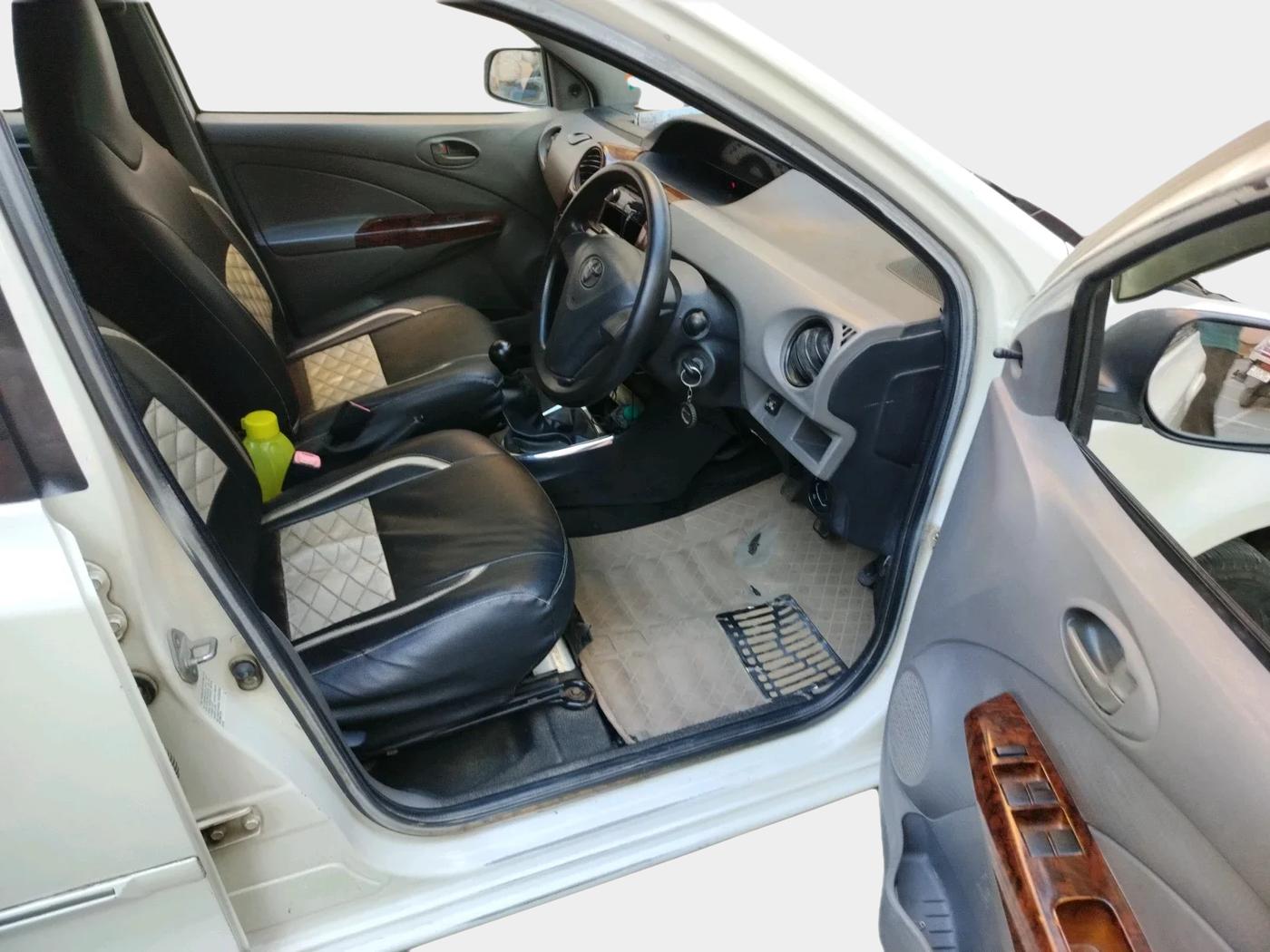 2011 Toyota Etios G, CNG, Manual, 1,34,999 km, interior