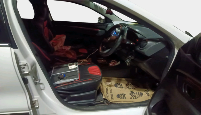 2017 Renault Kwid RXT 1.0, Petrol, Manual, 52,951 km, interior