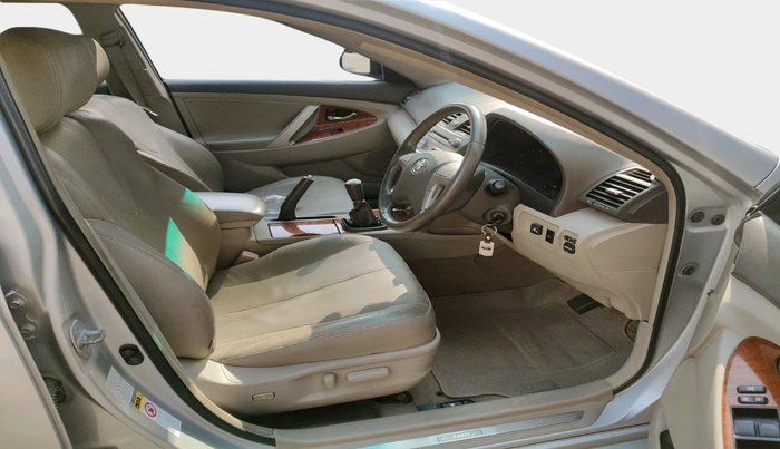 2011 Toyota Camry W1 MT, Petrol, Manual, 31,225 km, interior