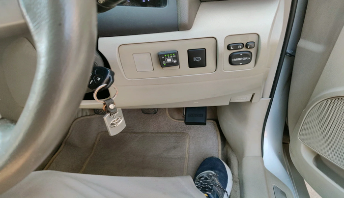 2011 Toyota Camry W1 MT, Petrol, Manual, 31,225 km, interior