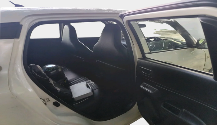 2021 Maruti Swift LXI, Petrol, Manual, 40,099 km, interior