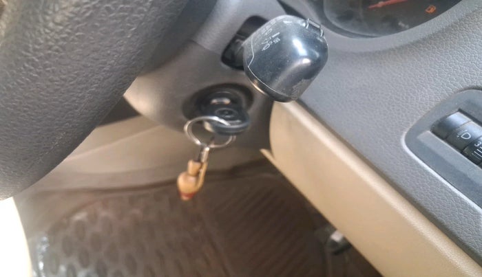 2011 Volkswagen Vento TRENDLINE 1.6, Petrol, Manual, 53,467 km, interior