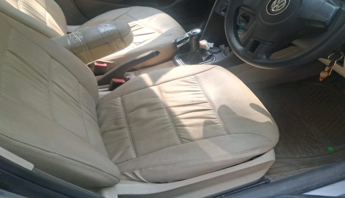 2011 Volkswagen Vento TRENDLINE 1.6, Petrol, Manual, 53,467 km, interior