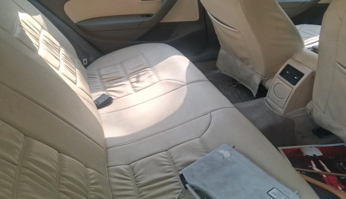 2011 Volkswagen Vento TRENDLINE 1.6, Petrol, Manual, 53,467 km, interior