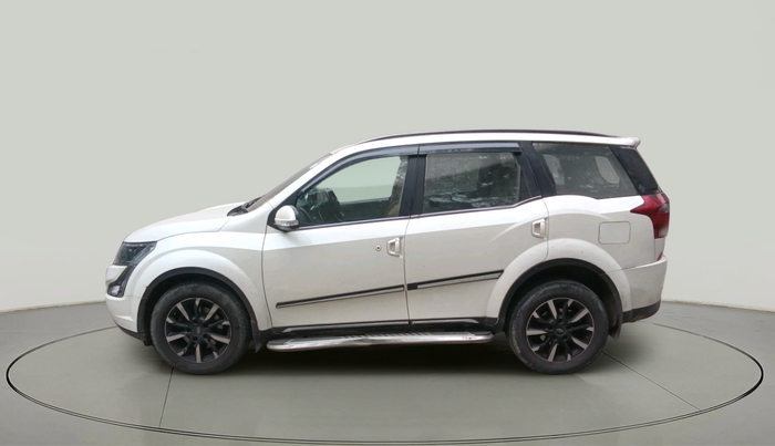 2018 Mahindra XUV500 W11, Diesel, Manual, 72,401 km, exterior