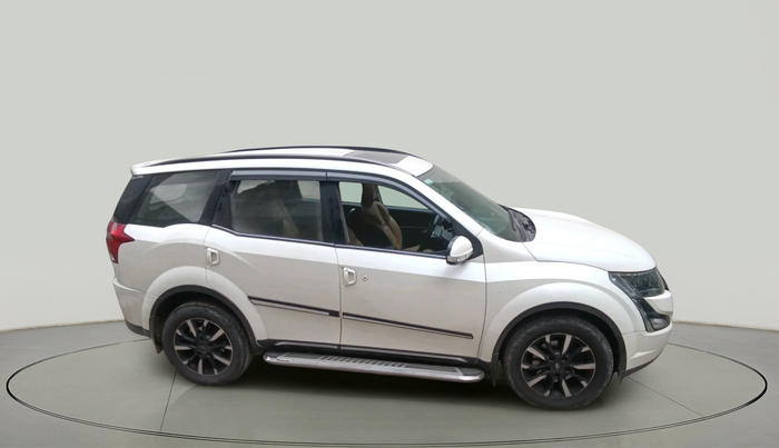 2018 Mahindra XUV500 W11, Diesel, Manual, 72,401 km, exterior