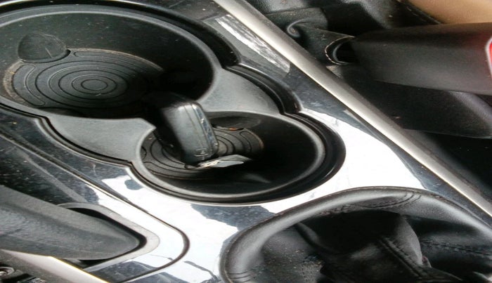 2018 Mahindra XUV500 W11, Diesel, Manual, 72,401 km, interior