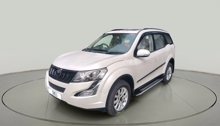 2017 Mahindra XUV500 W10 AT, Diesel, Automatic, 71,622 km, exterior