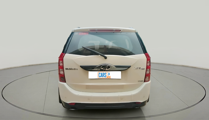 2017 Mahindra XUV500 W10 AT, Diesel, Automatic, 71,622 km, exterior