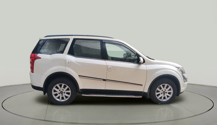 2017 Mahindra XUV500 W10 AT, Diesel, Automatic, 71,622 km, exterior