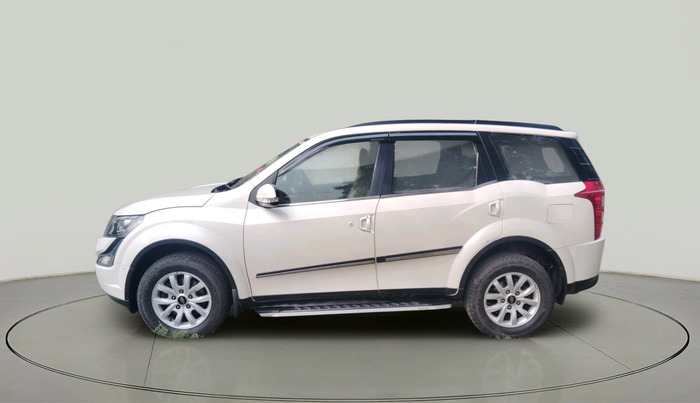 2017 Mahindra XUV500 W10 AT, Diesel, Automatic, 71,622 km, exterior