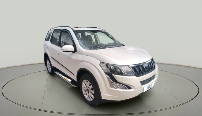 2017 Mahindra XUV500 W10 AT, Diesel, Automatic, 71,622 km, exterior