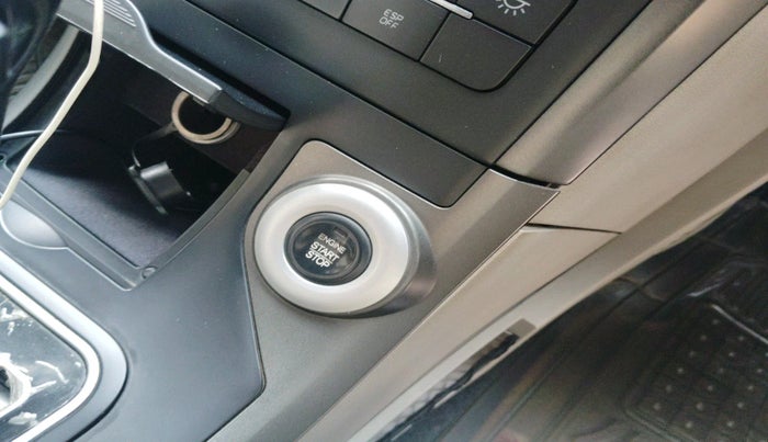 2017 Mahindra XUV500 W10 AT, Diesel, Automatic, 71,622 km, interior