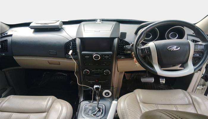 2017 Mahindra XUV500 W10 AT, Diesel, Automatic, 71,622 km, interior