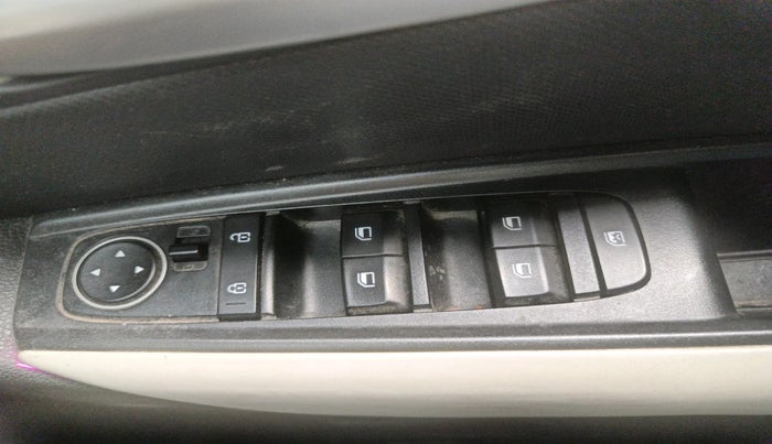 2024 KIA SONET HTK (O) 1.2 Petrol MT, Petrol, Manual, 15,117 km, interior