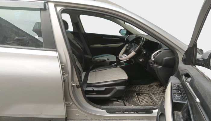 2024 KIA SONET HTK (O) 1.2 Petrol MT, Petrol, Manual, 15,117 km, interior