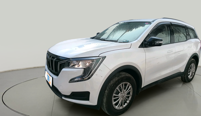 2025 Mahindra XUV700 MX Petrol MT 7 STR, Petrol, Manual, 506 km, exterior