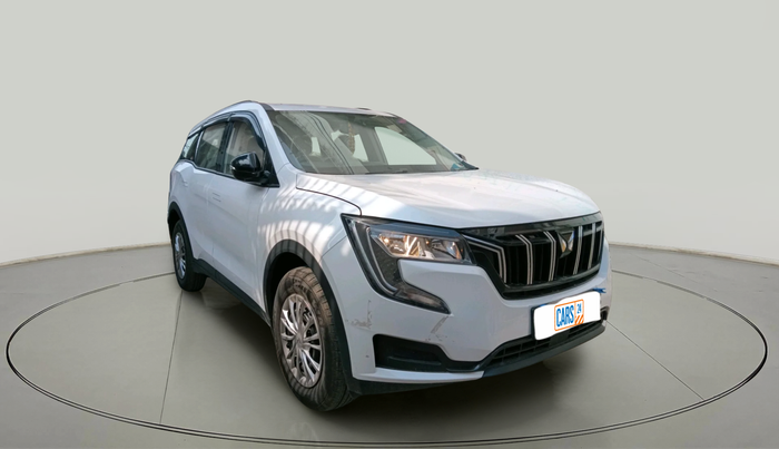 2025 Mahindra XUV700 MX Petrol MT 7 STR, Petrol, Manual, 506 km, exterior
