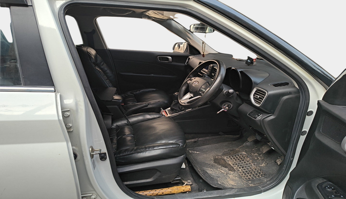 2022 Hyundai VENUE S 1.2, Petrol, Manual, 33,003 km, interior