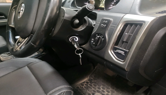 2017 Tata Hexa XTA 4X2 7 STR, Diesel, Automatic, 91,576 km, interior