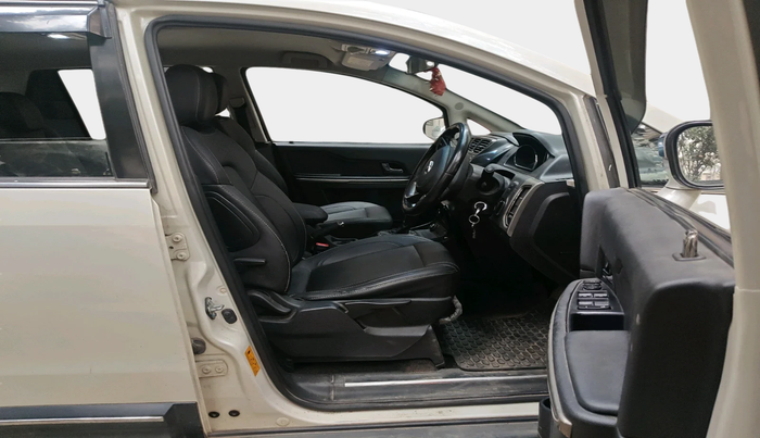 2017 Tata Hexa XTA 4X2 7 STR, Diesel, Automatic, 91,576 km, interior