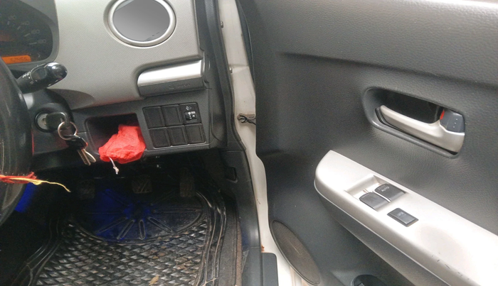 2011 Maruti Wagon R 1.0 LXI, Petrol, Manual, 62,455 km, interior