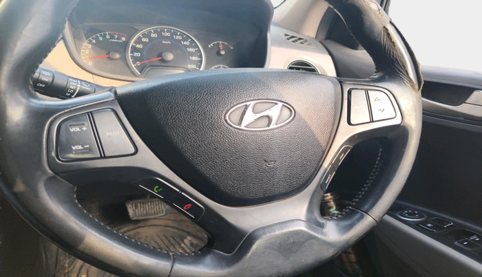 2014 Hyundai Grand i10 SPORTZ AT 1.2 KAPPA VTVT, Petrol, Automatic, 59,564 km, interior