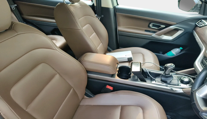 2019 Tata Harrier XZ 2.0L, Diesel, Manual, 47,631 km, interior