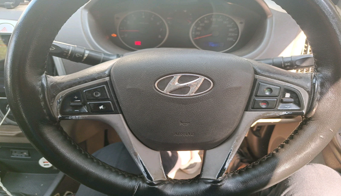 2012 Hyundai i20 SPORTZ 1.2, CNG, Manual, 1,48,354 km, interior