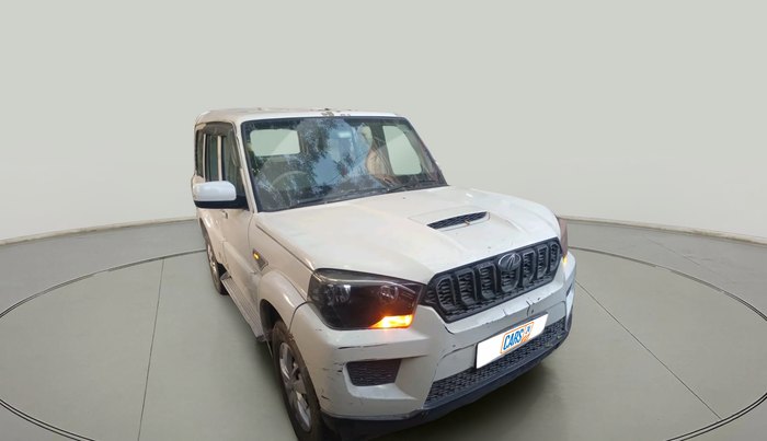 2017 Mahindra Scorpio S4 PLUS 1.99 INTELLI-HYBRID, Diesel, Manual, 99,316 km, exterior