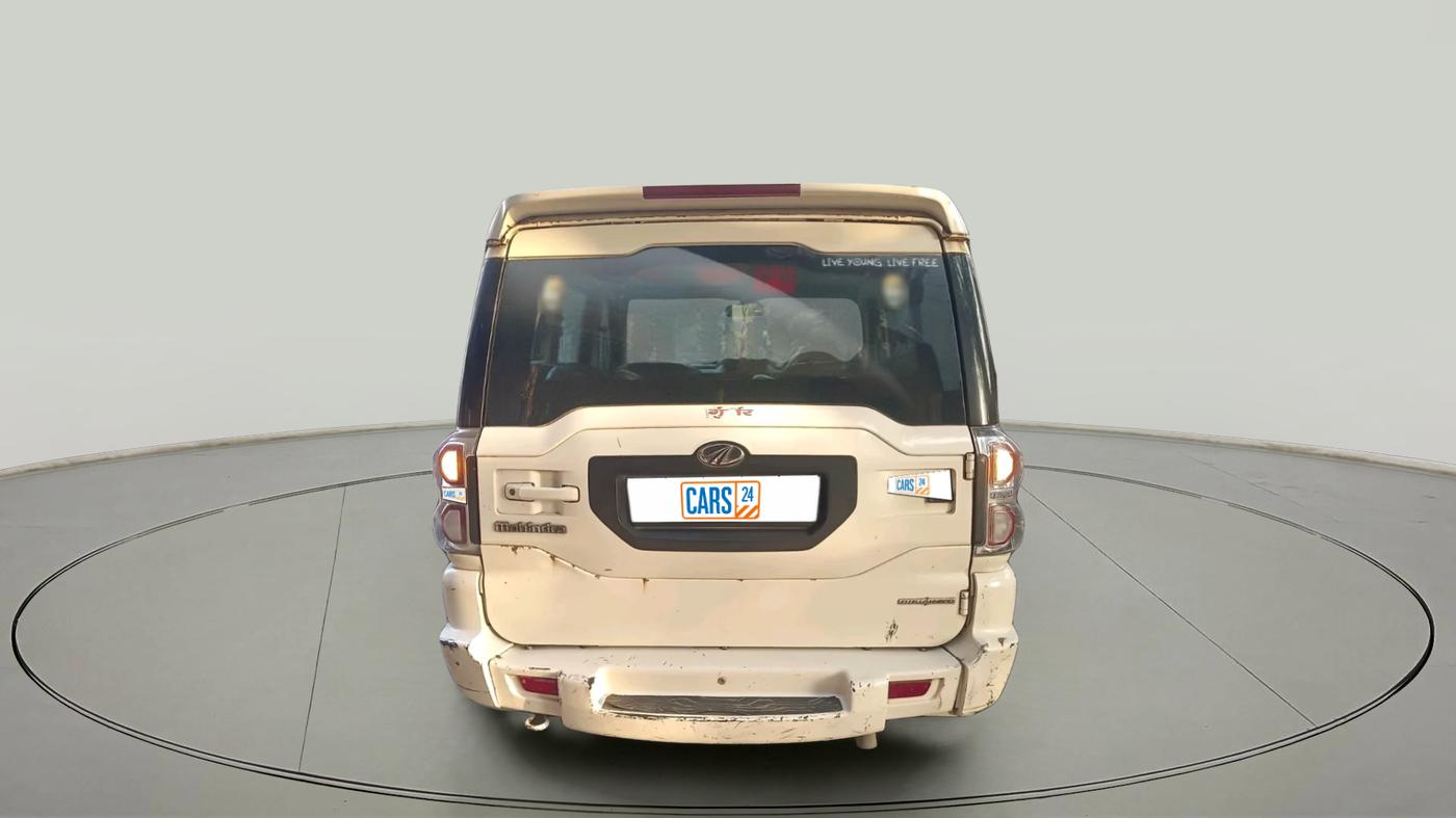 2017 Mahindra Scorpio S4 PLUS 1.99 INTELLI-HYBRID, Diesel, Manual, 99,316 km, exterior