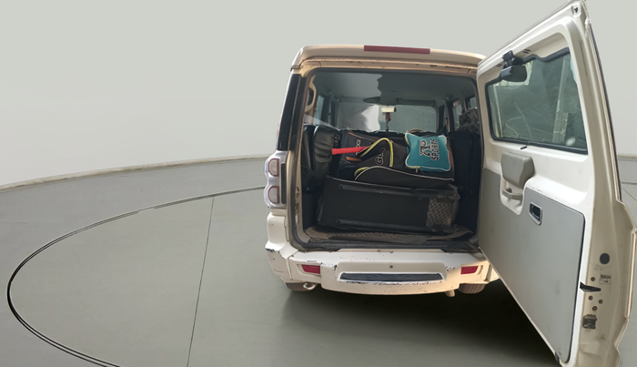 2017 Mahindra Scorpio S4 PLUS 1.99 INTELLI-HYBRID, Diesel, Manual, 99,316 km, exterior