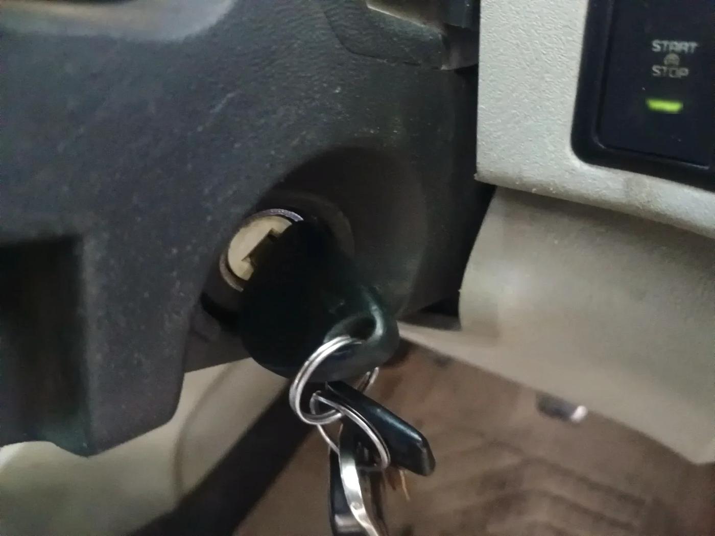 2017 Mahindra Scorpio S4 PLUS 1.99 INTELLI-HYBRID, Diesel, Manual, 99,316 km, interior