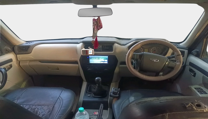 2017 Mahindra Scorpio S4 PLUS 1.99 INTELLI-HYBRID, Diesel, Manual, 99,316 km, interior