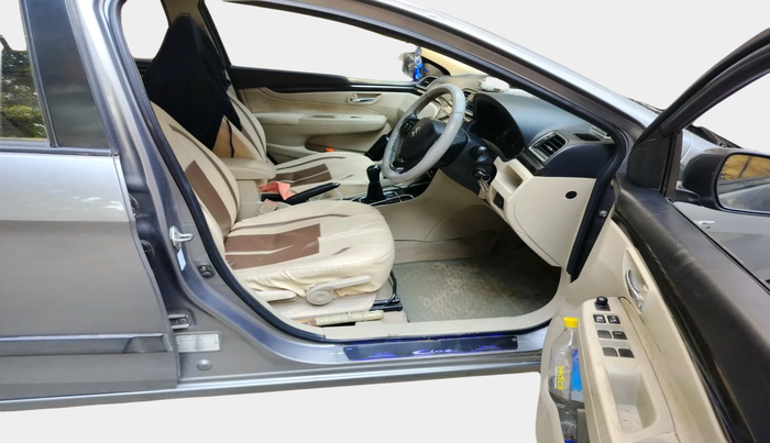 2014 Maruti Ciaz VXI+, Petrol, Manual, 1,34,832 km, interior