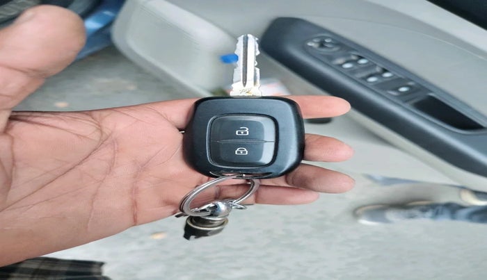 2021 Renault TRIBER RXT, Petrol, Manual, 21,553 km, interior