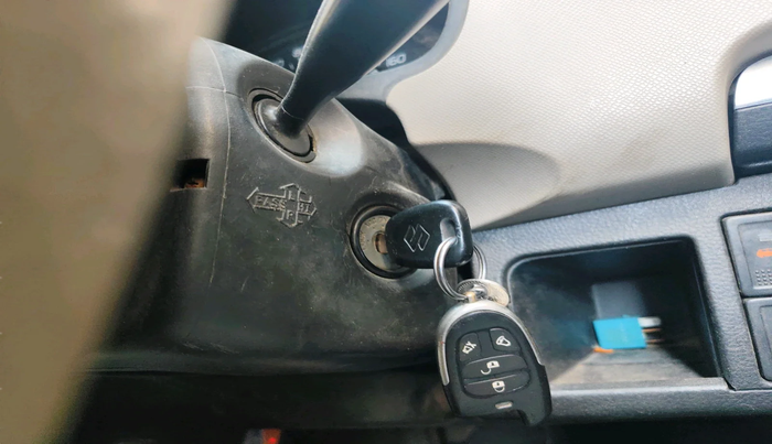 2013 Maruti Wagon R 1.0 LXI CNG, CNG, Manual, 1,00,165 km, interior