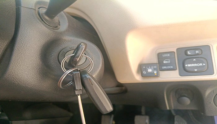 2017 Toyota Etios Liva V, Petrol, Manual, 72,304 km, interior