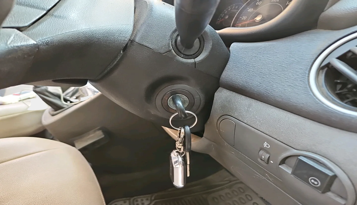 2012 Hyundai i10 ERA 1.1, Petrol, Manual, 1,17,764 km, interior