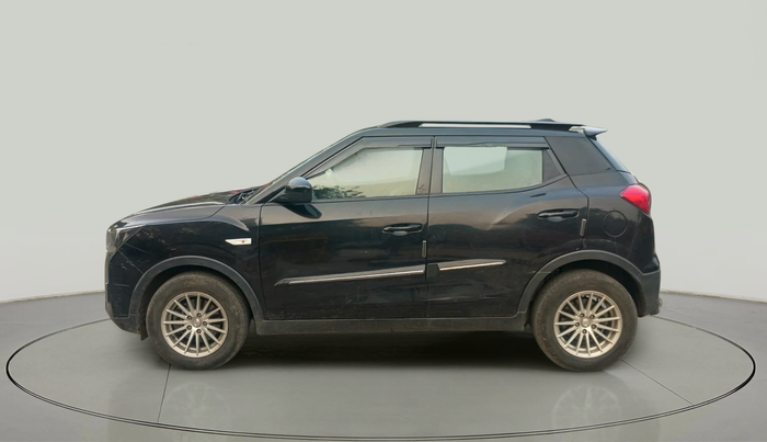 2022 Mahindra XUV300 W4 1.2 PETROL, Petrol, Manual, 21,845 km, exterior